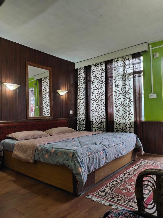 Azalea Holidays On Mall Darjeeling  Exterior photo